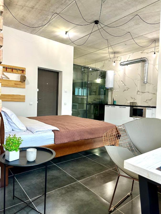 Designer Apartments In The City Center Ρίβνε Εξωτερικό φωτογραφία