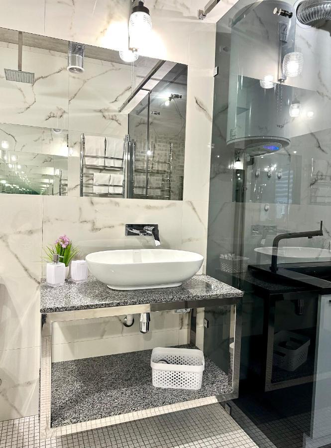 Designer Apartments In The City Center Ρίβνε Εξωτερικό φωτογραφία